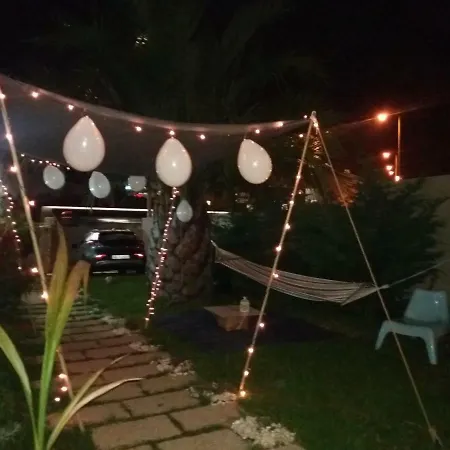 Blue Garden - Charming Townhouse بيت للعطل *