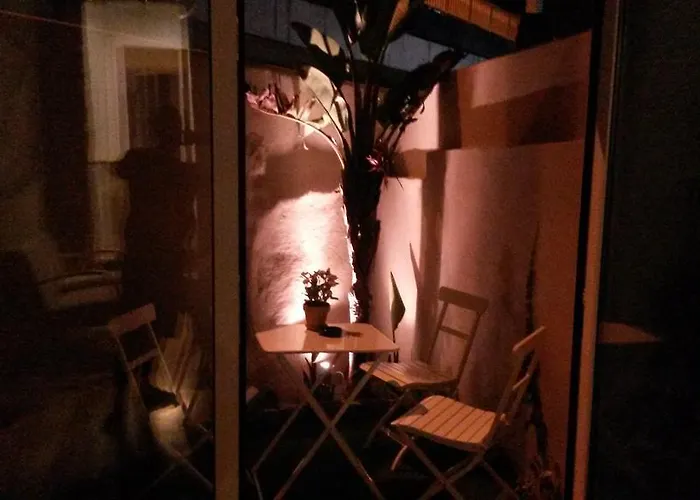 Blue Garden - Charming Townhouse