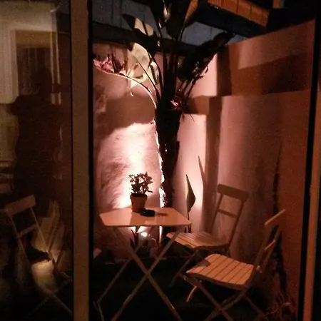 Blue Garden - Charming Townhouse