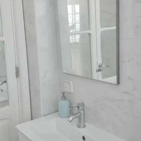 Blue Garden - Charming Townhouse *