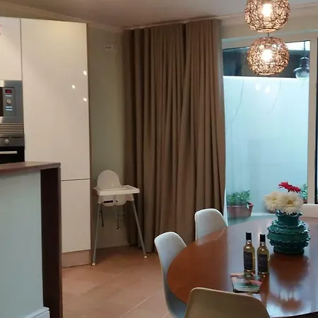 בית נופש Blue Garden - Charming Townhouse