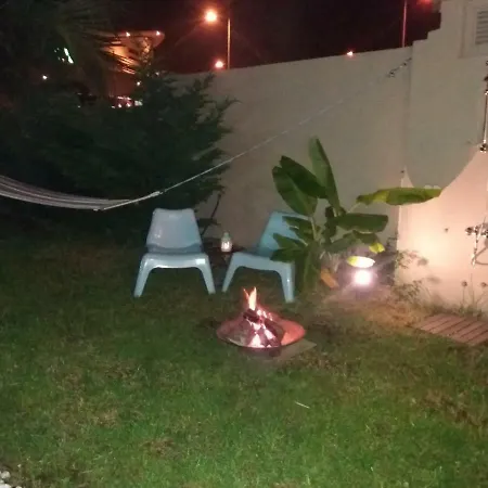 Blue Garden - Charming Townhouse بيت للعطل *