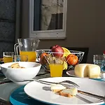 Blue Garden - Charming Townhouse بورتو
